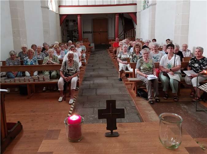 Während des Gottesdienstes. Quelle: kfd Miesenheim