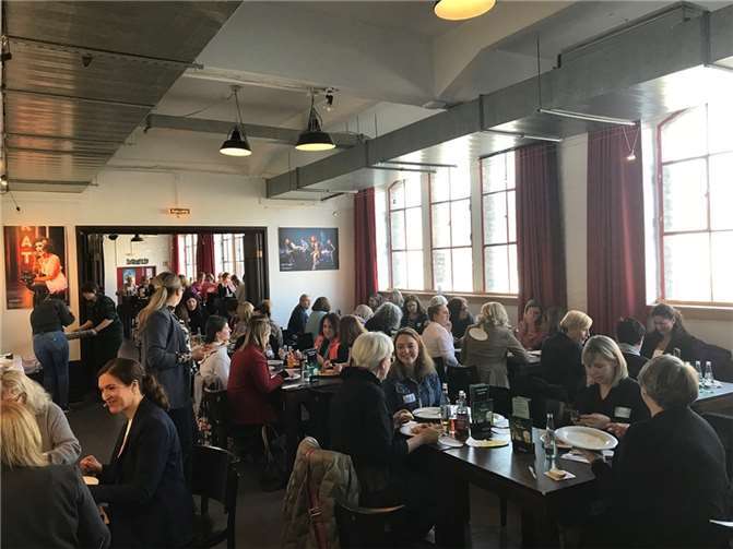 Während des Women Business Lunch. Quelle: IHK Koblenz
