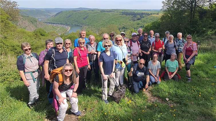 Klottener Bogen und Moselhöhen Während einer verdienten Rast. Foto: Eifelverein Kaisersesch