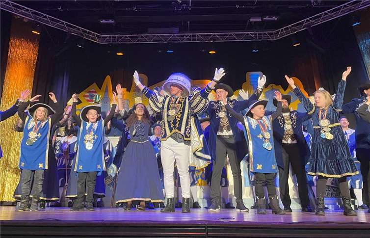 Wär‘ er ein Möbelstück, dann nur eine Lampe aus den Siebzigern: Kräutscheskönig Christoph III..  Fotos: SMK