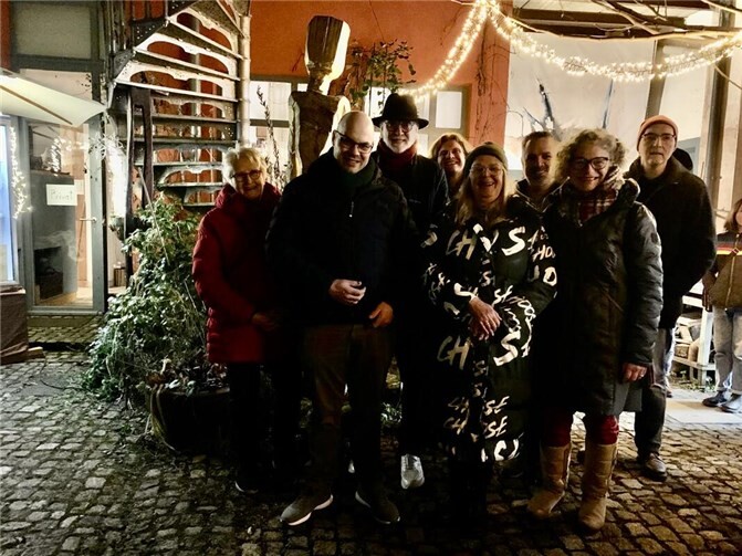 Wahlkreiskandidat Thomas Heinemann-Hildner (2.v.l.) mit Bendorfer Grünen im Atelierhof in der Concordiastraße. Foto: BÜNDNIS 90/DIE GRÜNEN des Ortsverband Bendorf