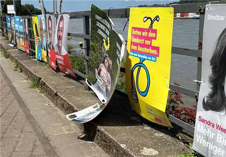 Wahlplakate am Rhein in Bad Breisig. Foto: ROB