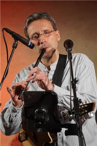 „Waiting for Frank“ begeisterten mit ihrer Vielseitigkeit an unterschiedlichsten Instrumenten.