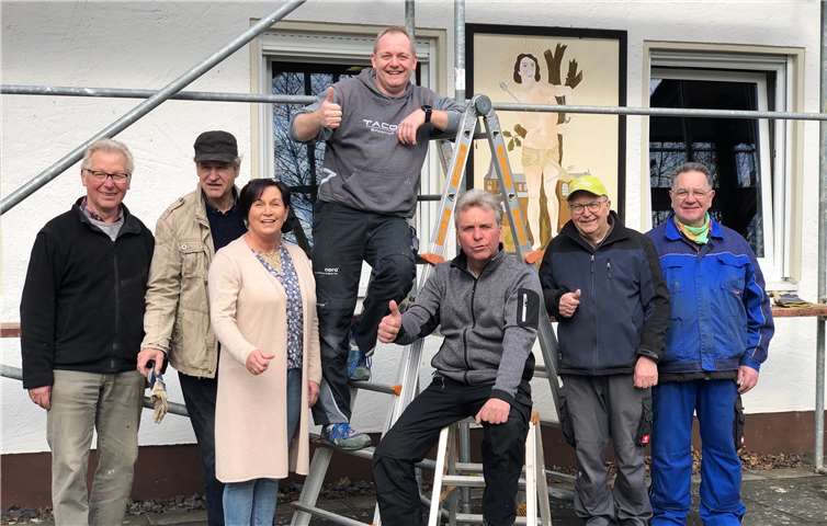 Waldbreitbacher Schützen setzten sich für die Dachsanierung ein. Foto: privat