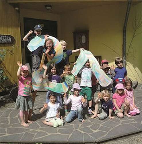 Waldorfkinder freuen sich auf ein buntes Fest zur 21-Jahr-Feier. privat