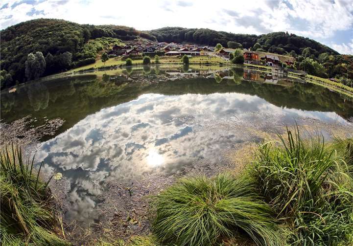 Waldsee Rieden mit Ferienpark.Jürgen Thierfelder