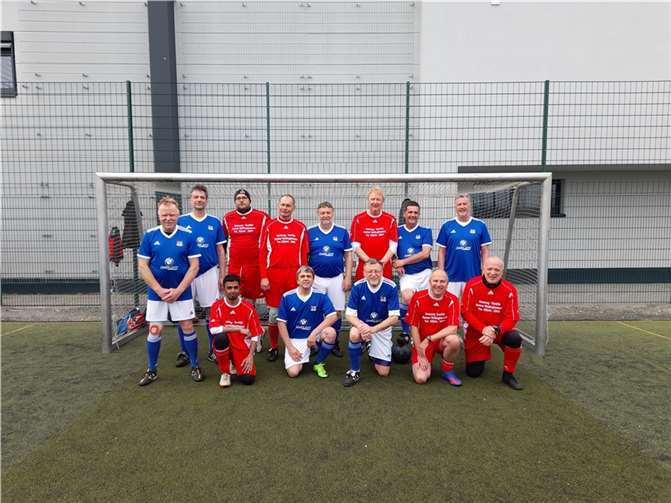 Walking FC Union und der TuS 05 Oberpleis. Foto: privat