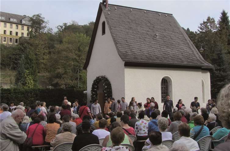 Wallfahrt zum Urheiligtum. privat