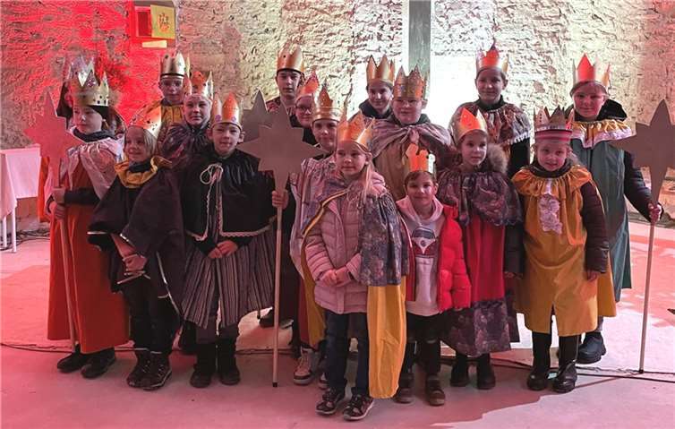 Walporzeimer Kinder zogen als Sternsinger von Haus zu Haus.  Foto: privat