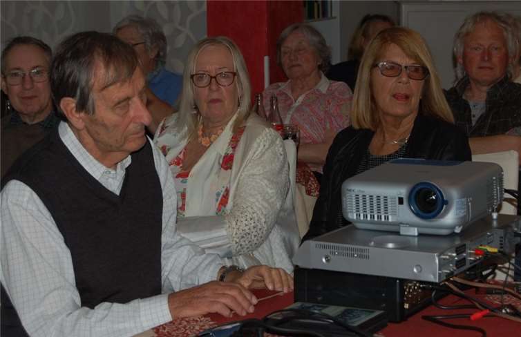 Walter Clemens begeisterte mit seinem Vortrag.FA