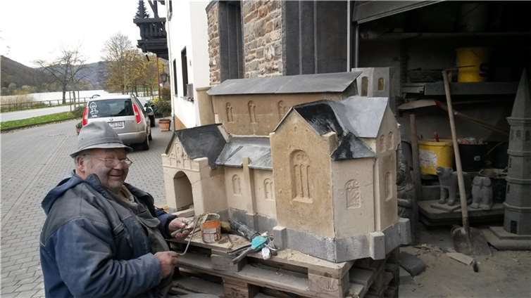 Walter Föhr bei seinem Hobby in Hatzenport. Gezeigt von BLICKARAZZI Petra Doetsch.