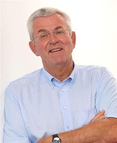 Walter Frohneberg wurde von der Ministerpräsidentin Malu Dreyer mit der Ehrennadel des Landes Rheinland-Pfalz ausgezeichnet.Foto:VdK