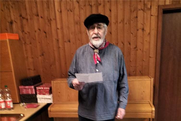 Walter Joost trog das Gedicht „Labumm“ vor.