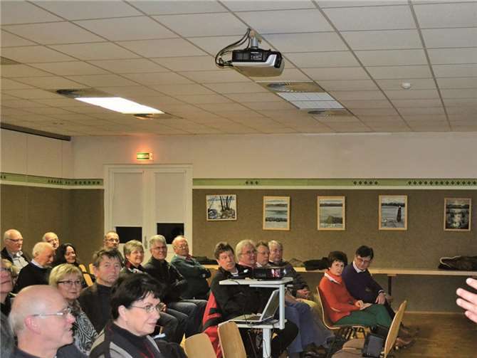 Walter Müller beeindruckte bei seinem Vortrag in Wort und Bild. E.T. Müller