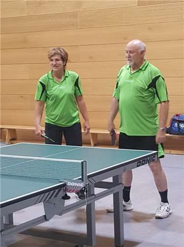 Walter Romes und Helga Küpper holten Ehrenpunkt für die Vierte. Fotos: privat