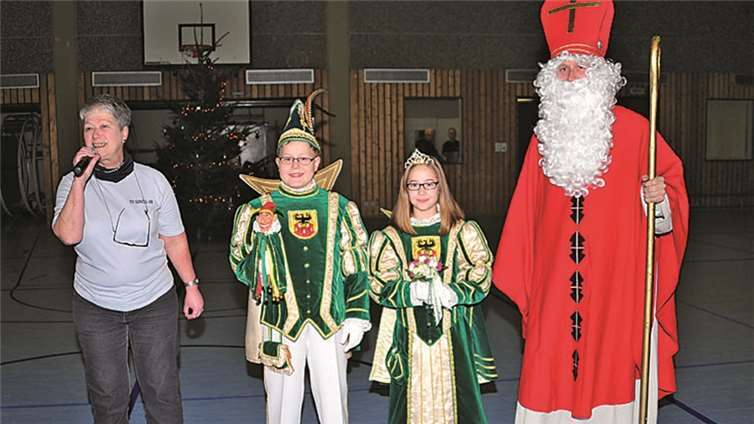 Waltraut Thormann stellte das Kinderprinzenpaar vor: Julian II und Anne I. RÜ