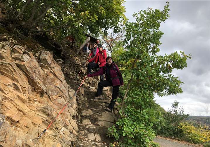 Wanderer des Eifelvereins Untermosel auf dem Lahn-Wanderweg.Foto: privat
