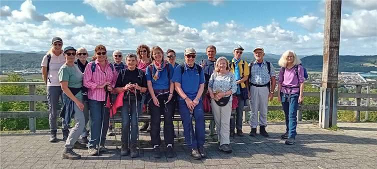 Wandergruppe auf dem Kaiserberg bei Linz.  Foto: Reinhild Hoppe