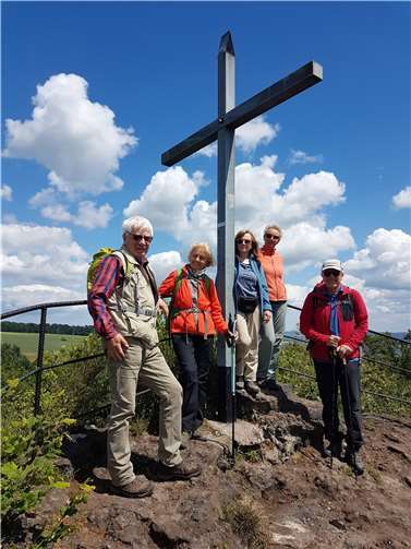 Wandergruppe auf dem Nastberg. Foto: Nastberg