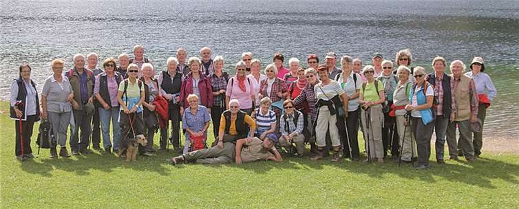 Wandergruppe des Eifelvereins Andernach im Tannheimer Tal mit Gästewanderern.privat