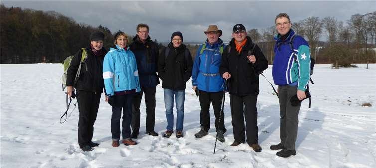 Wandergruppe über den Höhen des Westerwaldes.Foto: Georg Christ