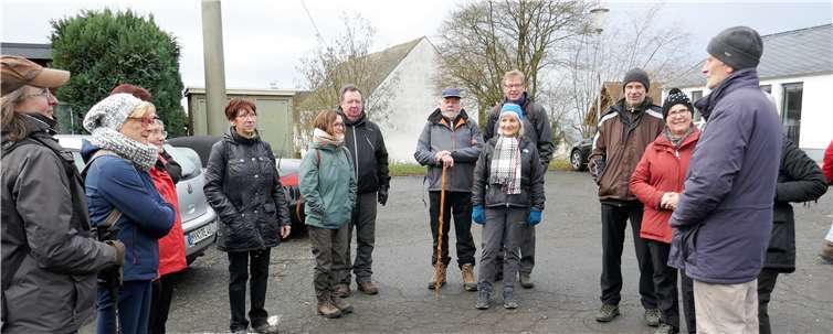 Wandergruppe vor dem Start in Nörtershausen.Privat