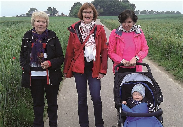 Wanderung zum „Schau ins Land“ - auch das jüngste Vereinsmitglied Sebastian war wieder mit dabei.