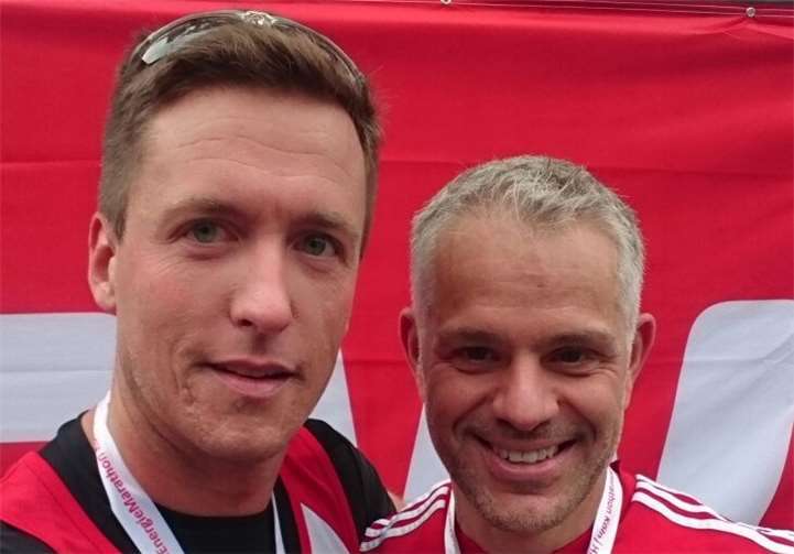 Waren beim Halbmarathon in Köln mit starken Zeiten vertreten:v.l. Benjamin Bertram und Dirk Marinusprivat