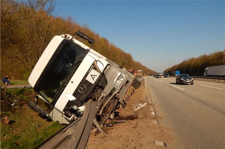 Warum der Fahrer von der Fahrbahn kam, war bei Redaktionsschluss noch unbekannt.PAST Mendig