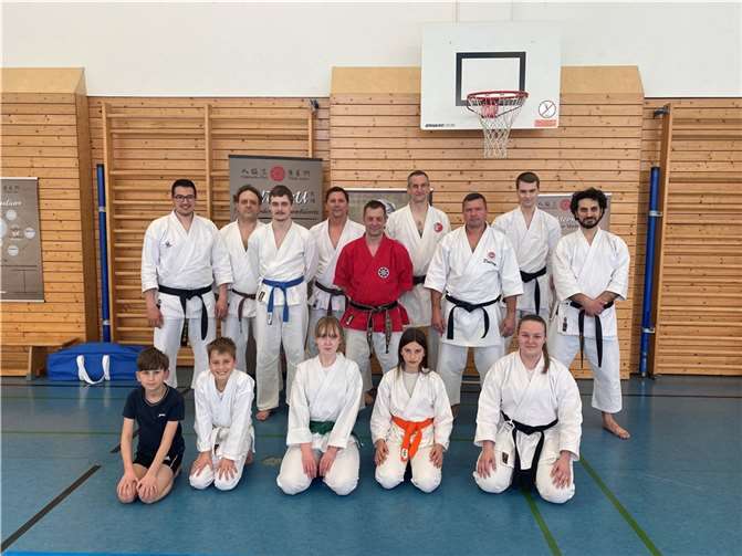 „Warum gibt es diese Technik und wofür können wir Sie nutzen?“ Mit dieser Frage und mehr beschäftigten sich die Karatekas des Turner-Bund 1867 e.V. Andernach zuletzt auf dem verbandsoffenen Budo-Lehrgang in Andernach.. Foto: privat