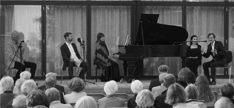 Warum hat seine Musik auch nach über 200 Jahren eine solch starke Wirkung auf uns? Auf viele solcher Fragen gab es an diesem Abend Antworten. Fotos: Stommel Stiftung