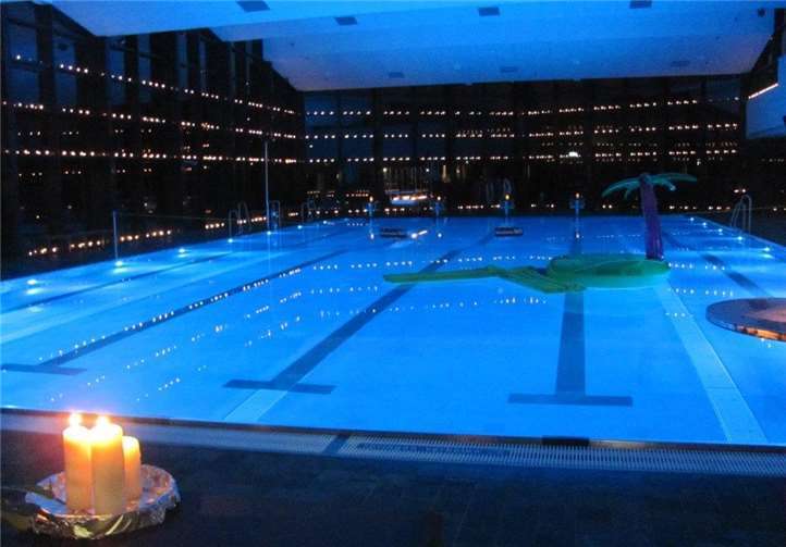 Candlelight-Schwimmen im Nettebad Mayen Was für ein Anblick. Privat
