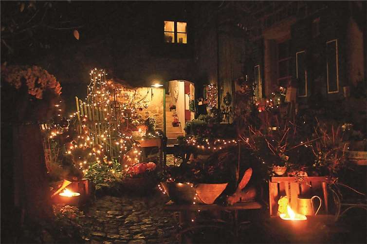 Was für eine schöne Einstimmung in den Advent. Unsere Leserin Gabriele Schammler hat dieses wunderschöne weihnachtliche Motiv eingefangen. Da wird einem doch warum ums Herz... Gabriele Schammler