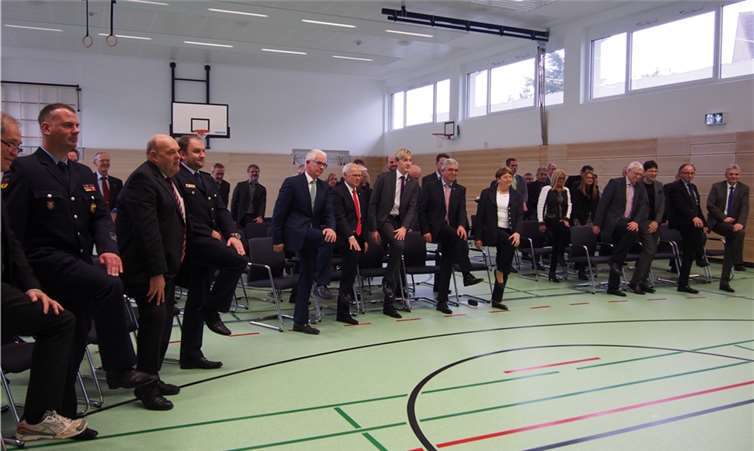 Was kleine Lockerungsübungen zwischendurch bewirken, durften die Gäste unter Anleitung von Sarah Breitbach gleich vor Ort ausprobieren.