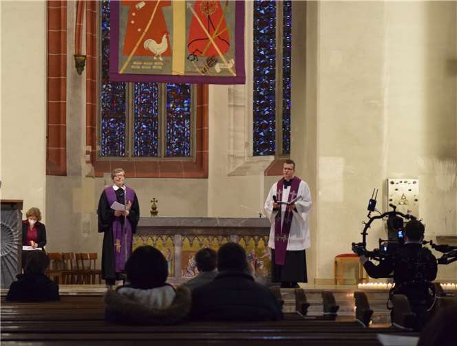 „Was mich tröstet“ – unter diesem Motto gestalteten Dekanin Renate Weigel und Bezirksdekan Armin Sturm einen ökumenischen Gottesdienst, der von der katholischen Kirche St. Martin in Lahnstein aus auch ins Internet übertragen wurde.Foto: privat