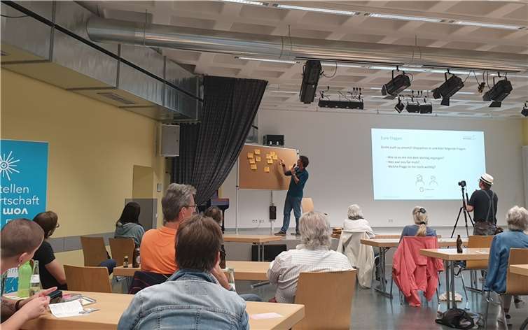 Was verbirgt sich hinter dem Begriff „Gemeinwohlökonomie“? Antworten auf diese Frage bekamen Interessierte im Rahmen der „Fairen Woche“ in Neuwied. Foto: Stadt Neuwied/Alena Linke