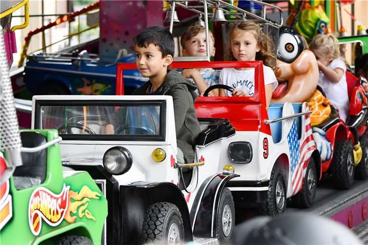 Was wäre Kirmes ohne eine Karussellfahrt für die jüngsten Besucher?