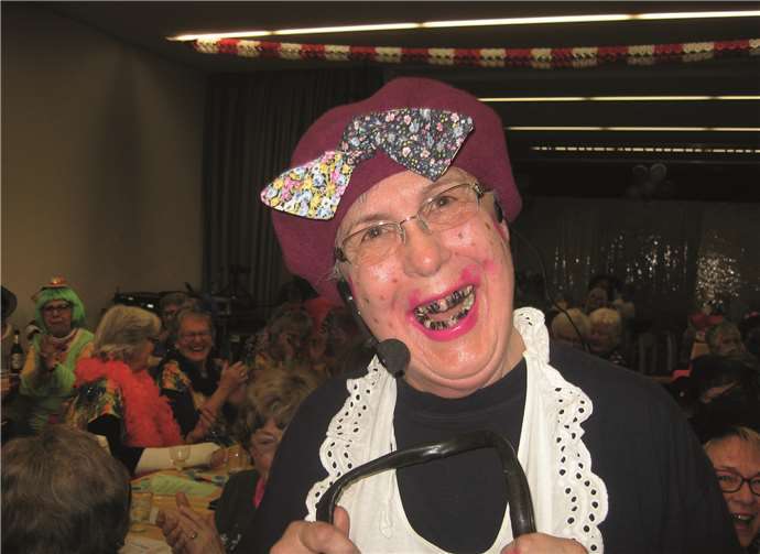 Was wäre eine KFD-Sitzung ohne das Naturtalent und Bütten-As Irmgard Müller?