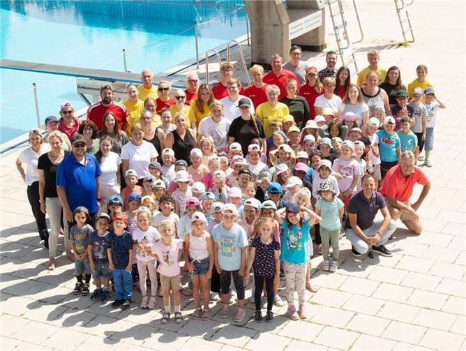Wassergewöhnung und Schwimmen sind nicht nur wichtige Kompetenzen für Kinder, sondern bieten viele Vorteile.  Foto: Thorsten Stephan