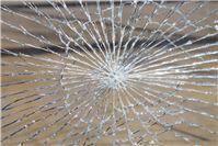 Bendorf: Unbekannte werfen Stein von Autobahnbrücke