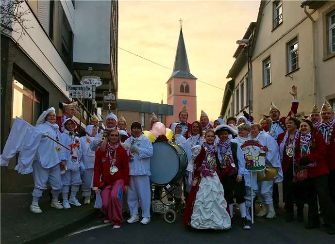 Weckmöhnen und KG beim Empfang der Sparkasse.