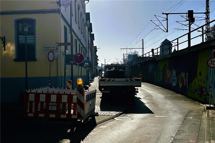 Wegen eines Wasserrohrbruchs muss die Bürgermeister-Müller-Straße gesperrt werden 