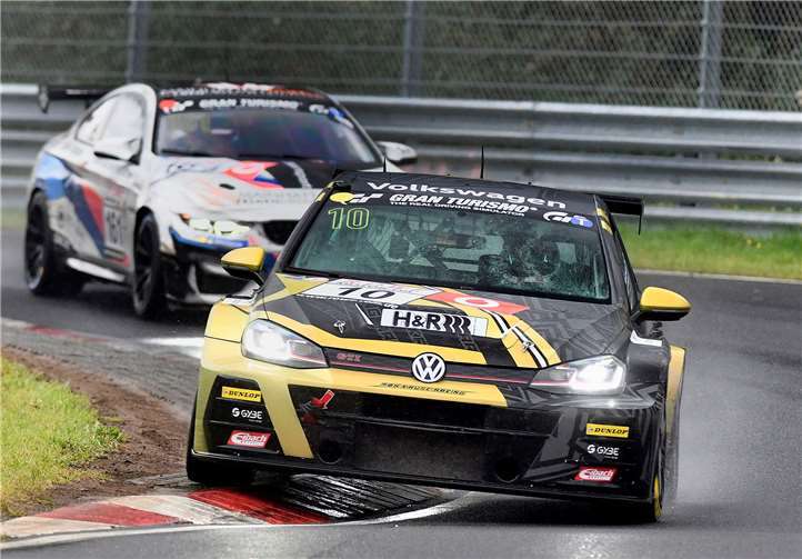 Wegen eines defekten Scheibenwischers am VW Golf TCR von Max Kruse Racing musste Andy Gülden das Rennen fast im Blindflug beenden.