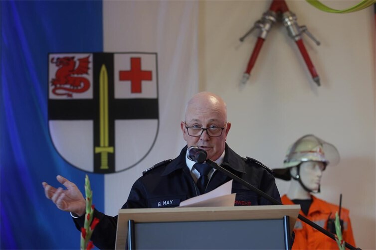 Wehrführer Bernd May, auch stv. Wehrleiter der Feuerwehren der VG Adenau, dankte seiner Mannschaft herzlich.