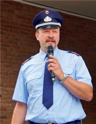 Wehrführer Frank Kauert sagte die Übung der Jugendfeuerwehr an.