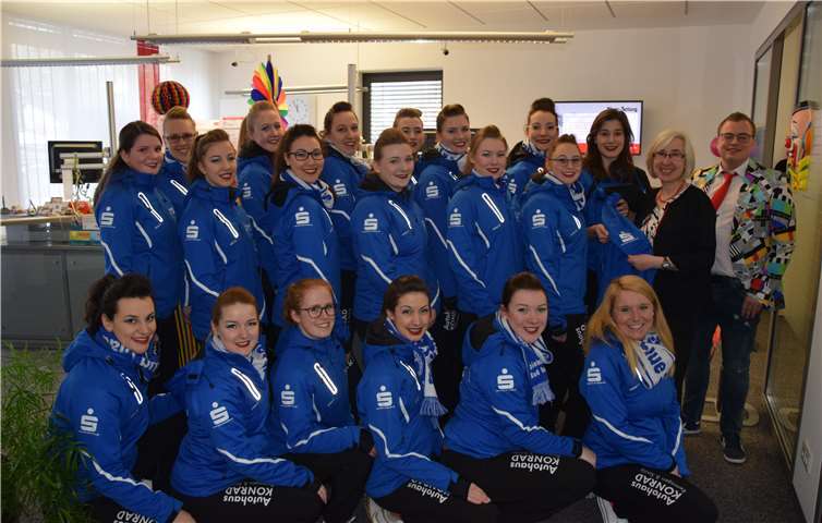 Weiberdonnerstag in der Sparkassenfiliale in Bad Bodendorf. Privat