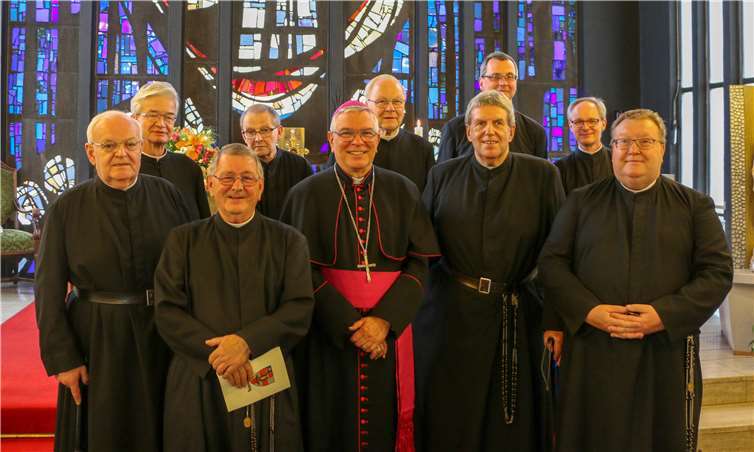 Weihbischof Dr. Löhr verabschiedete die Barmherzigen Brüder aus dem Ignatius-Lötschert-Haus in Horbach persönlich. Seniorenzentrum Ignatius-Lötschert-Haus