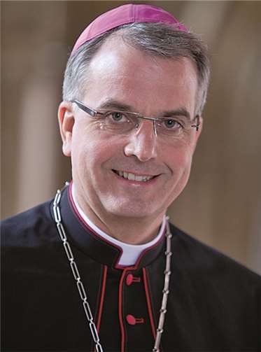Weihbischof Jörg Michael Peters ist zu Gast.Bistum Trier