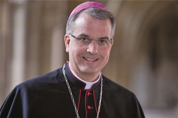 Weihbischof Peters. privat