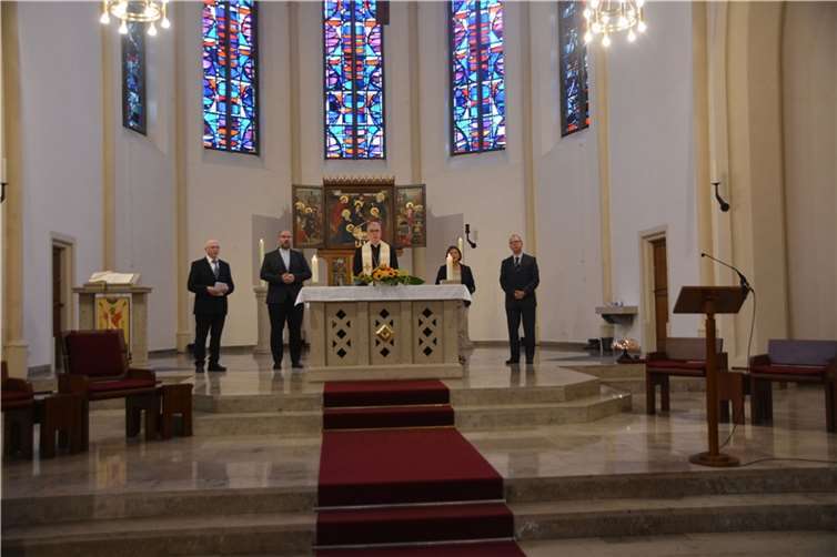 Weihbischof Peters und das Leitungsteam des Pastoralen Raumes Mayen beim festlichen Morgenlob zum Start des Pastoralen Raumes Mayen.  Fotos: BE